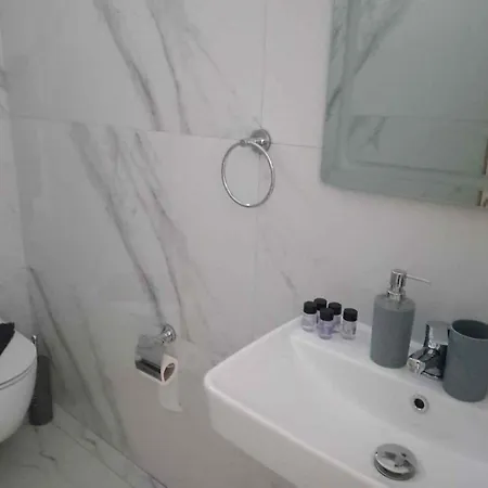 Apartment Michelangelo Qeparo